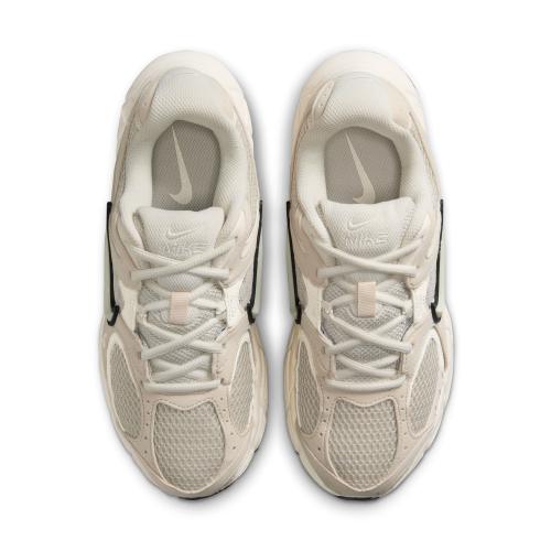 W NIKE V5 RNR