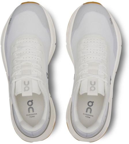 ON Damen Freizeitschuhe Cloudnova Form 2 38 ½ in Silber